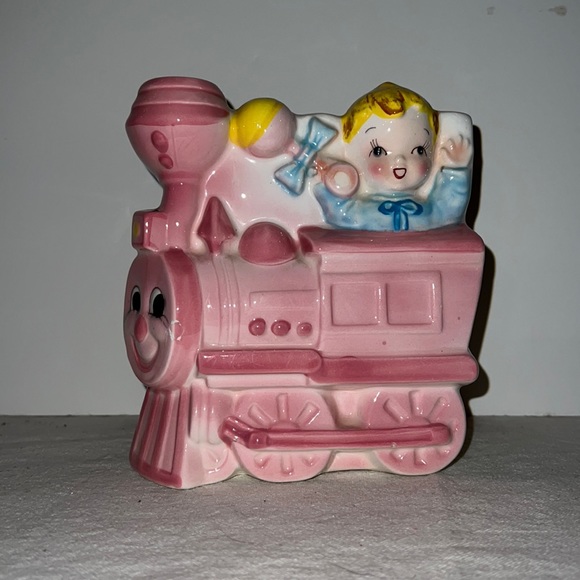 Anthropomorphic Nursey Planter - Picture 1 of 6